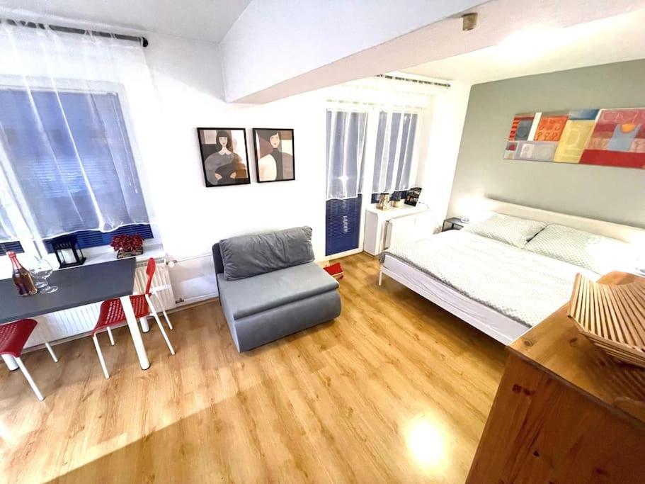 Apartament Charming Studio In The Old Town Bratysława Zewnętrze zdjęcie